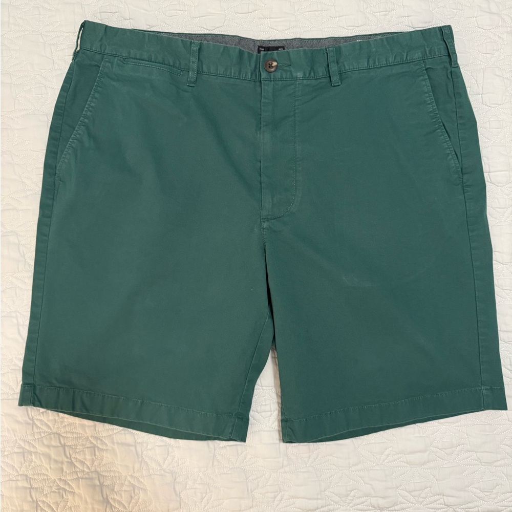 J. Crew Green Flat Front Shorts sz. 38 / 9” inseam